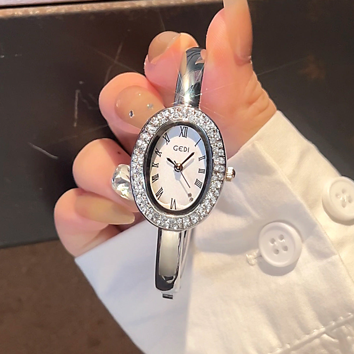 Niche Oval Bathtub Bracelet Women's Watch