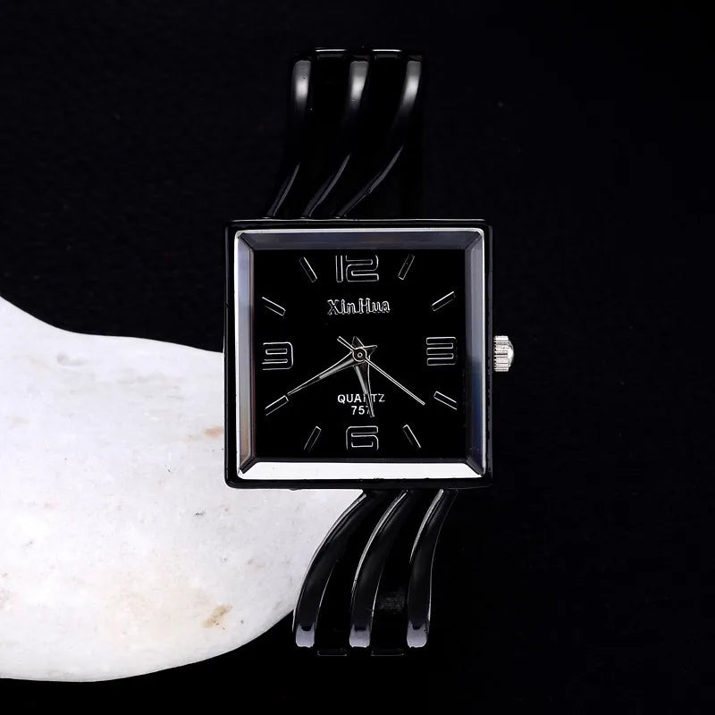 Elegant Xinhua Women Dress Watches Fashion Vintage Black White Bracelet Design Unique Watch for Girls Ladies Atmos Clock Female