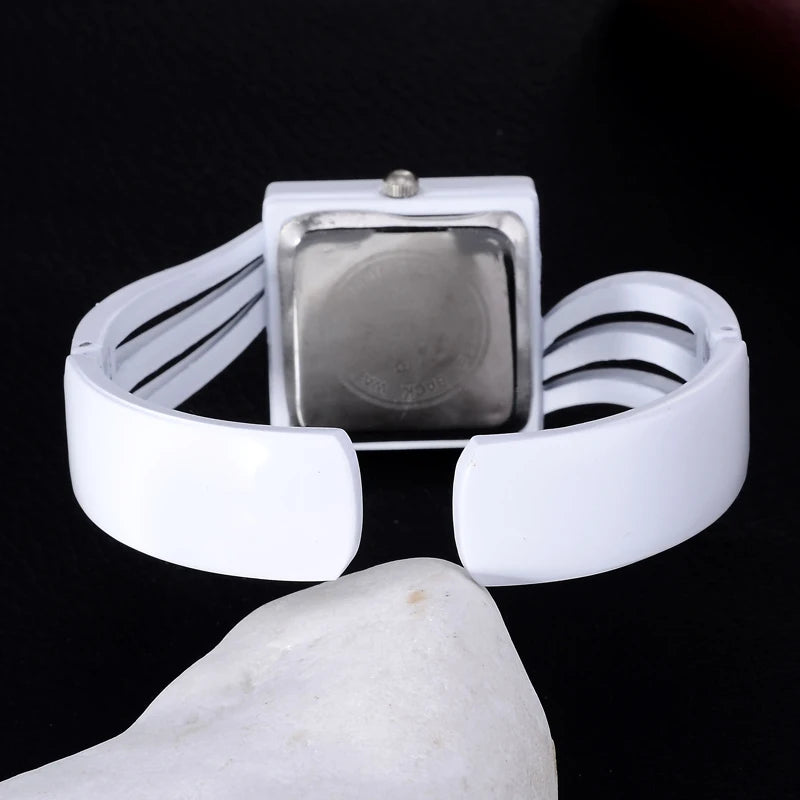 Elegant Xinhua Women Dress Watches Fashion Vintage Black White Bracelet Design Unique Watch for Girls Ladies Atmos Clock Female