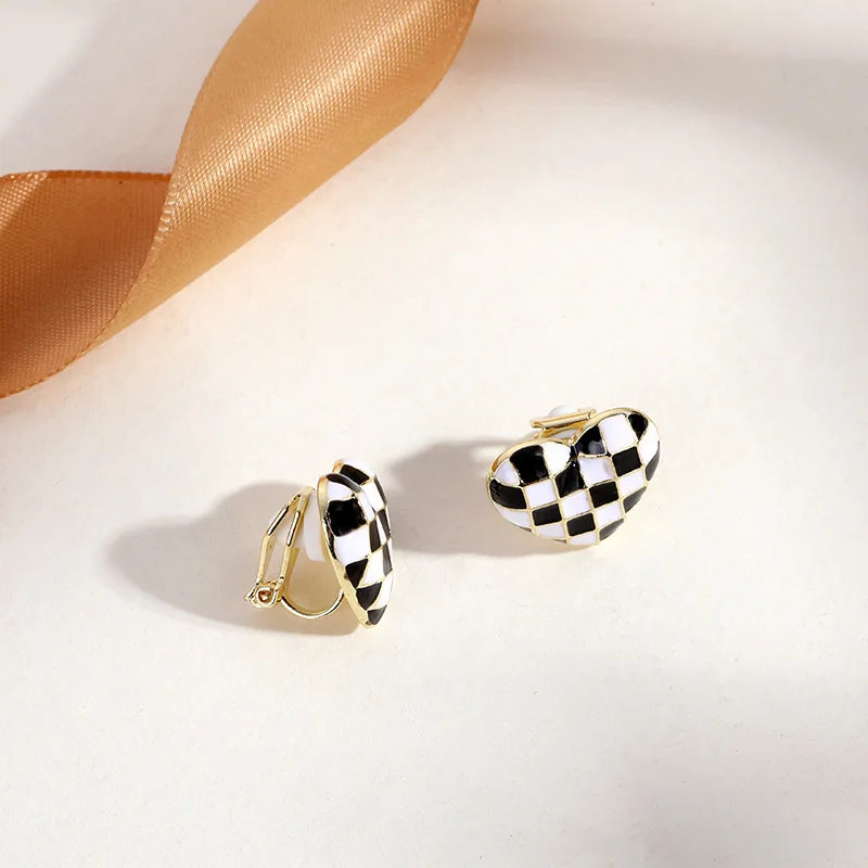 GRACE JUN New Arrival Clip on Earrings for Women's Fashion Pearl Enamel No Pierced Earrings Gold Color Cuff Earrings Ear Clip
