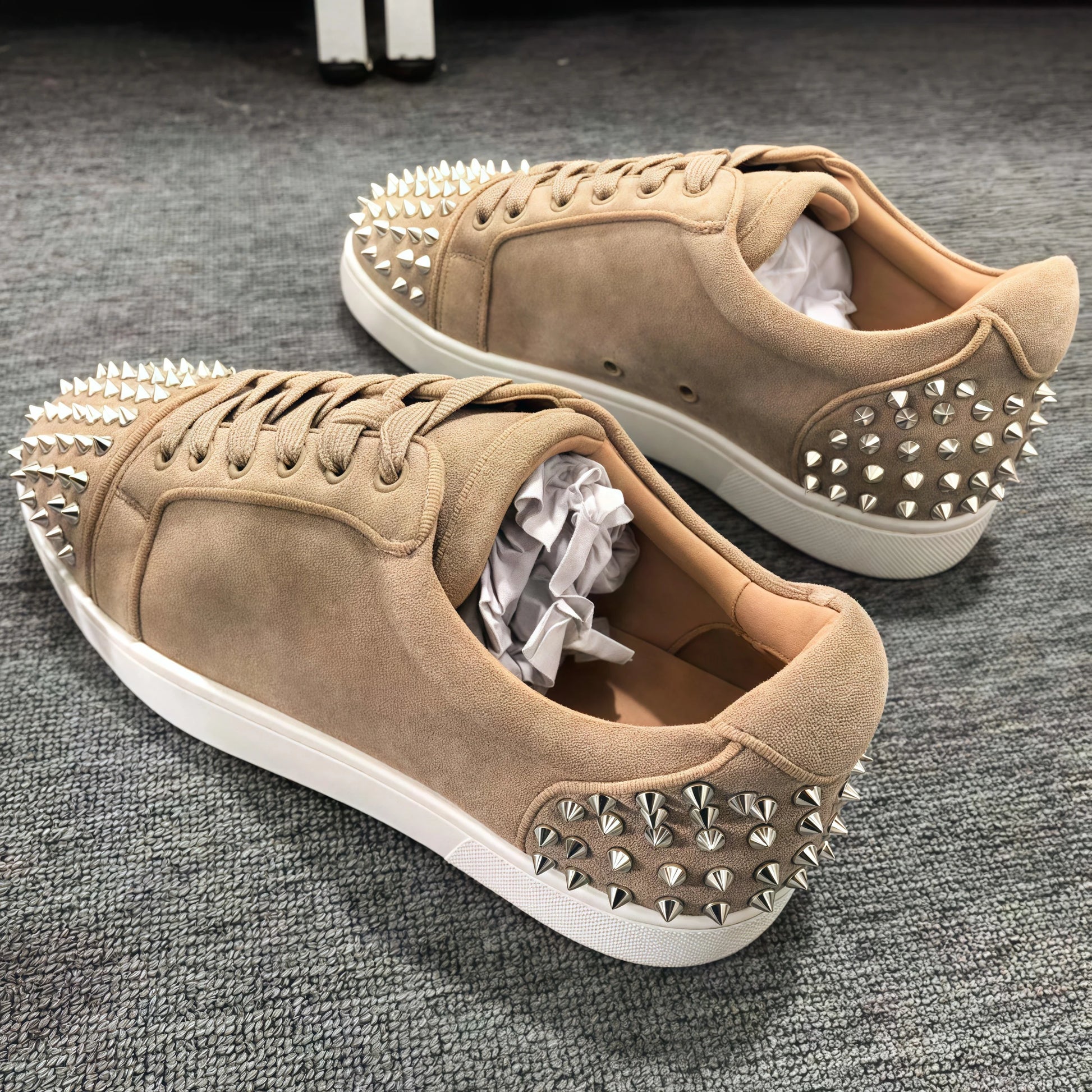 Khaki Leather Sneakers Male Lace-Up New Designer Men's Sports Shoes With Tie Up Rivets Fashion Board Flats Running Shoe Casual