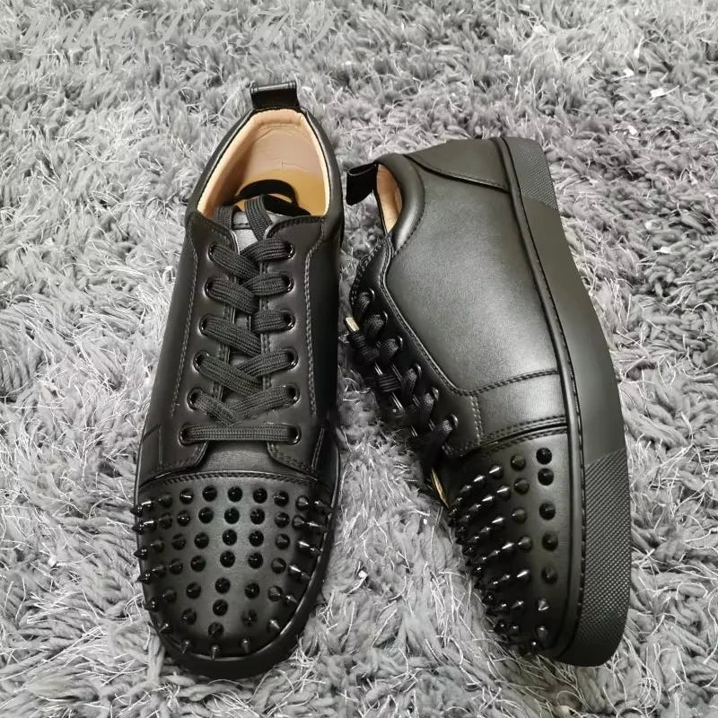 Women's Casual Rivet Flat Soled Lace Up Low Sneakers White Light Comfortable Couple Shoes Autumn Non Slip Men's Running Shoes