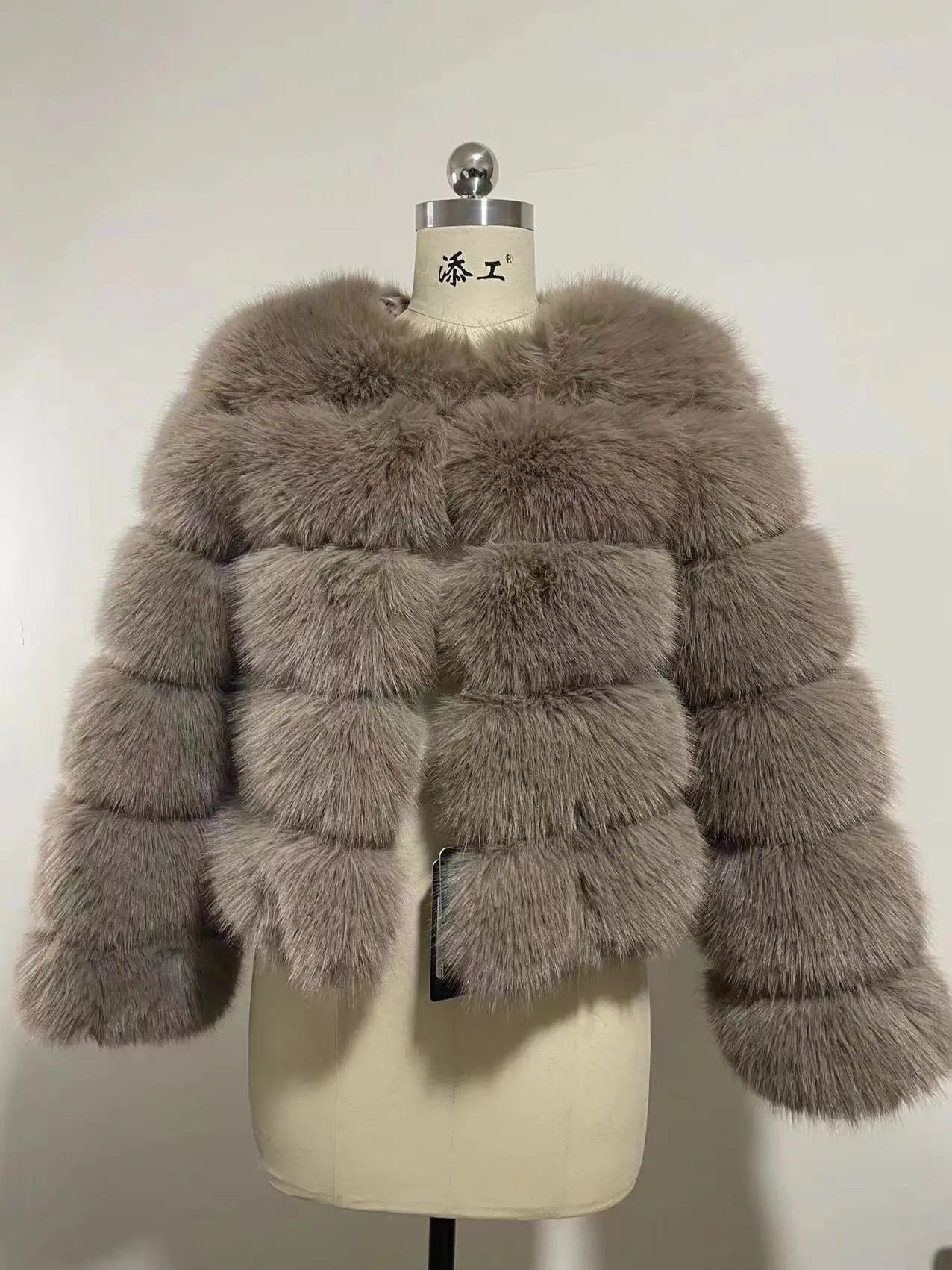 HJQJLJLS 2023 New Women Long Sleeve Pink Faux Fur Coat Female Fluffy Soft Furry Jacket High Imitation Fox Fur Outerwear LJLS140