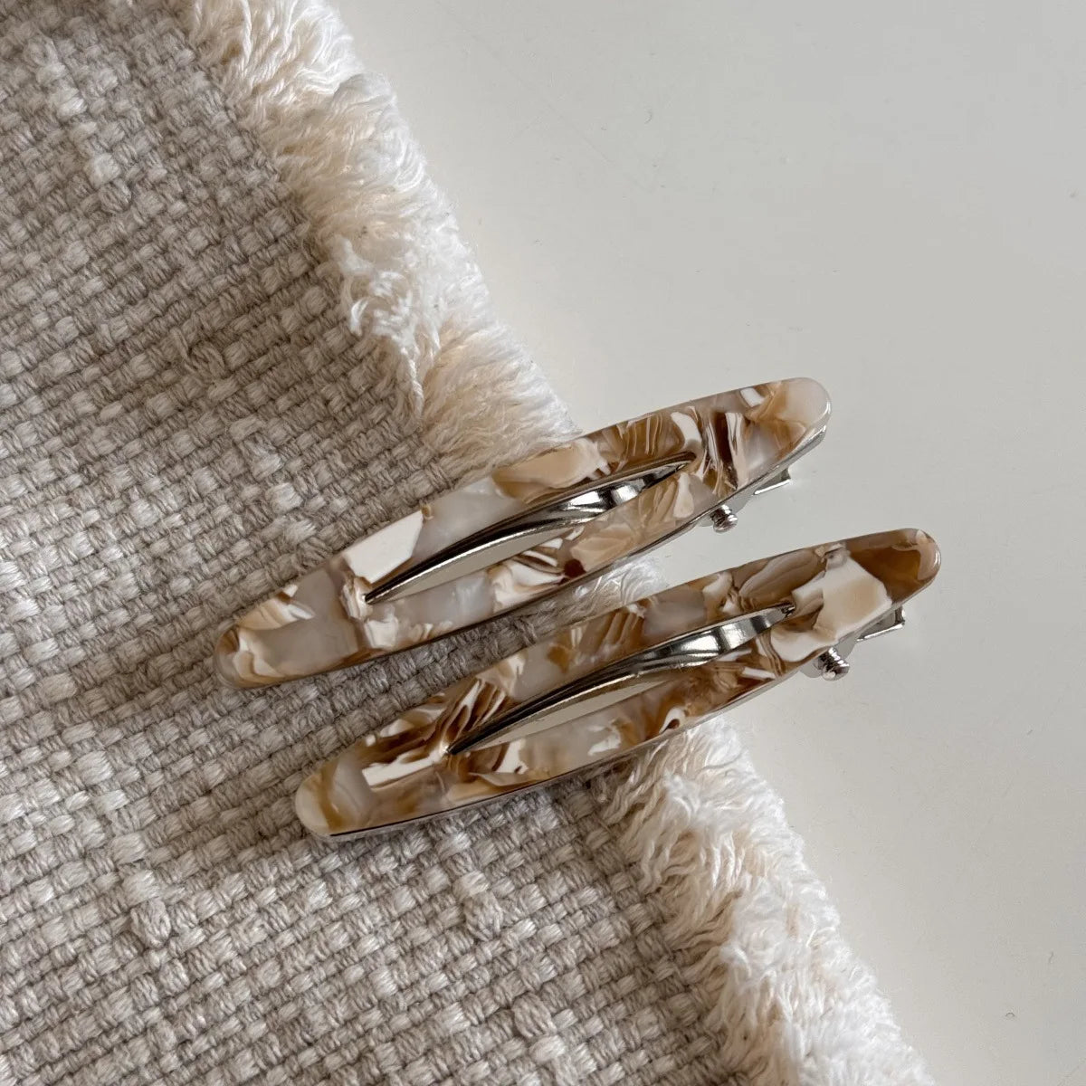 2pcs/set Acetate Hair Clips Hollow Out Oval Bangs Duckbill Clips Geometric Barrettes Side Hairpins Women Girls Hair Accessories