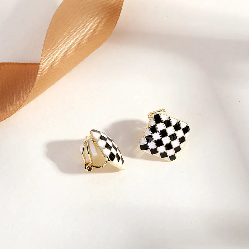 GRACE JUN New Arrival Clip on Earrings for Women's Fashion Pearl Enamel No Pierced Earrings Gold Color Cuff Earrings Ear Clip