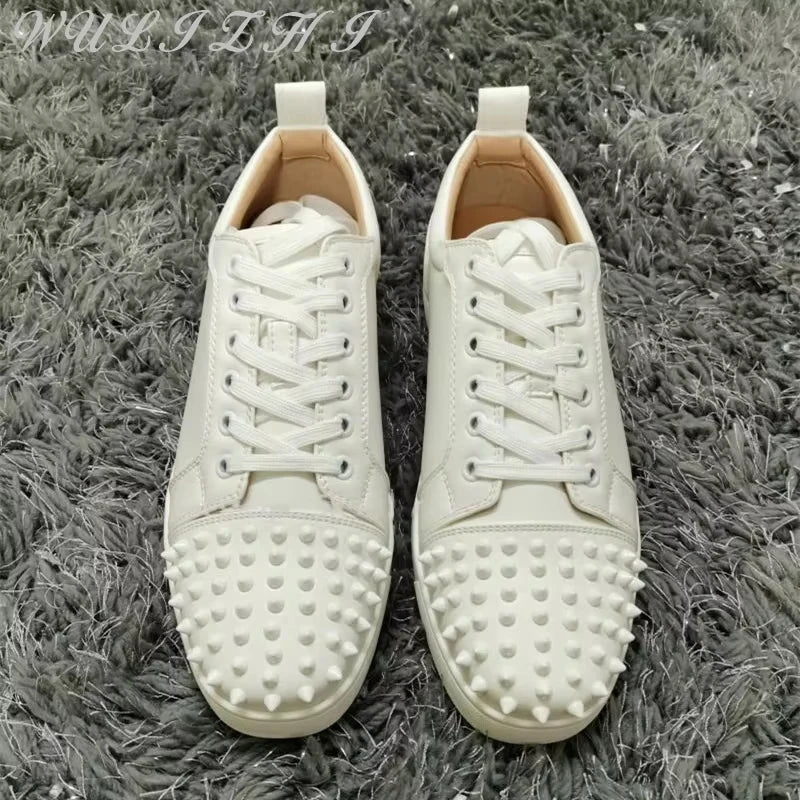 Women's Casual Rivet Flat Soled Lace Up Low Sneakers White Light Comfortable Couple Shoes Autumn Non Slip Men's Running Shoes