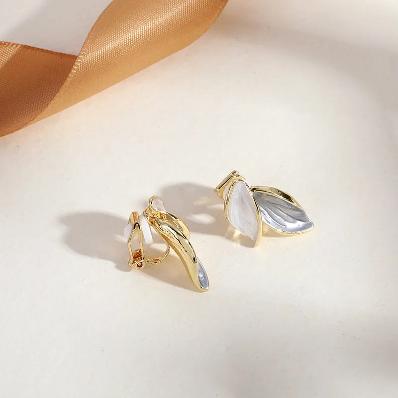 GRACE JUN New Arrival Clip on Earrings for Women's Fashion Pearl Enamel No Pierced Earrings Gold Color Cuff Earrings Ear Clip