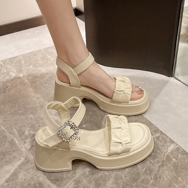 Fairy style thick soled sandals for women wearing summer 2024 new thick heels with fashionable beach shoes