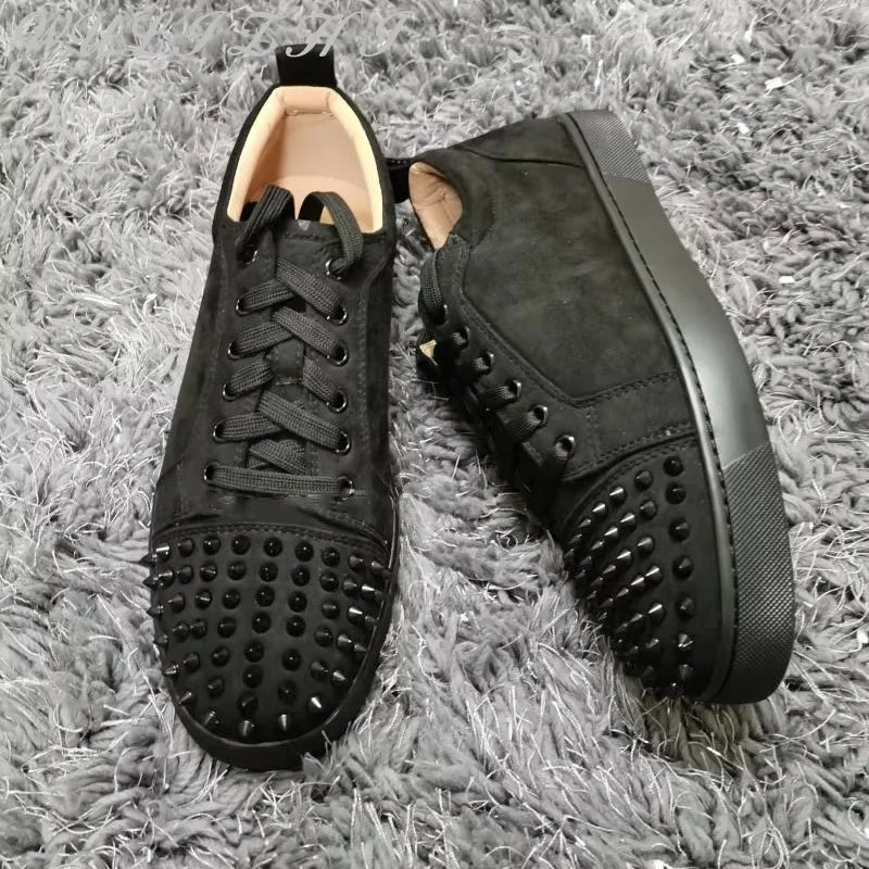 Women's Casual Rivet Flat Soled Lace Up Low Sneakers White Light Comfortable Couple Shoes Autumn Non Slip Men's Running Shoes