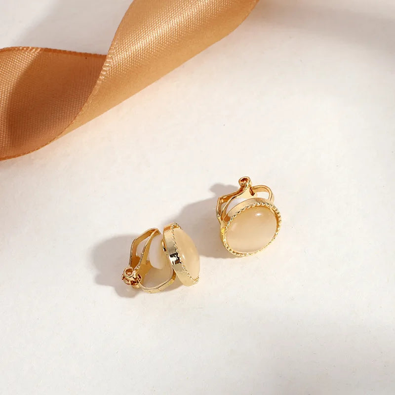 GRACE JUN New Arrival Clip on Earrings for Women's Fashion Pearl Enamel No Pierced Earrings Gold Color Cuff Earrings Ear Clip