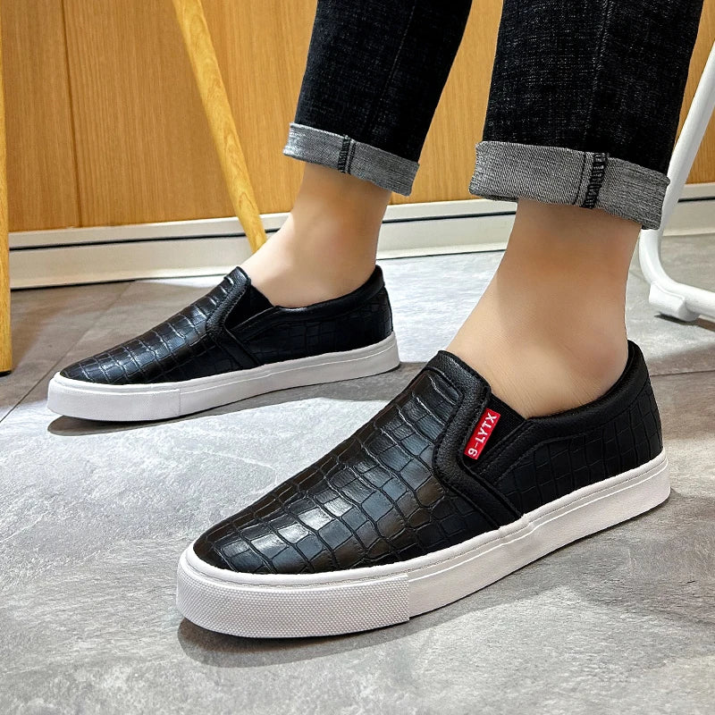 Classic White Leather Loafers Men Flats Casual Shoes Slip On  Sneakers Man Black Moccasin For Men Boat Shoes sapato masculino